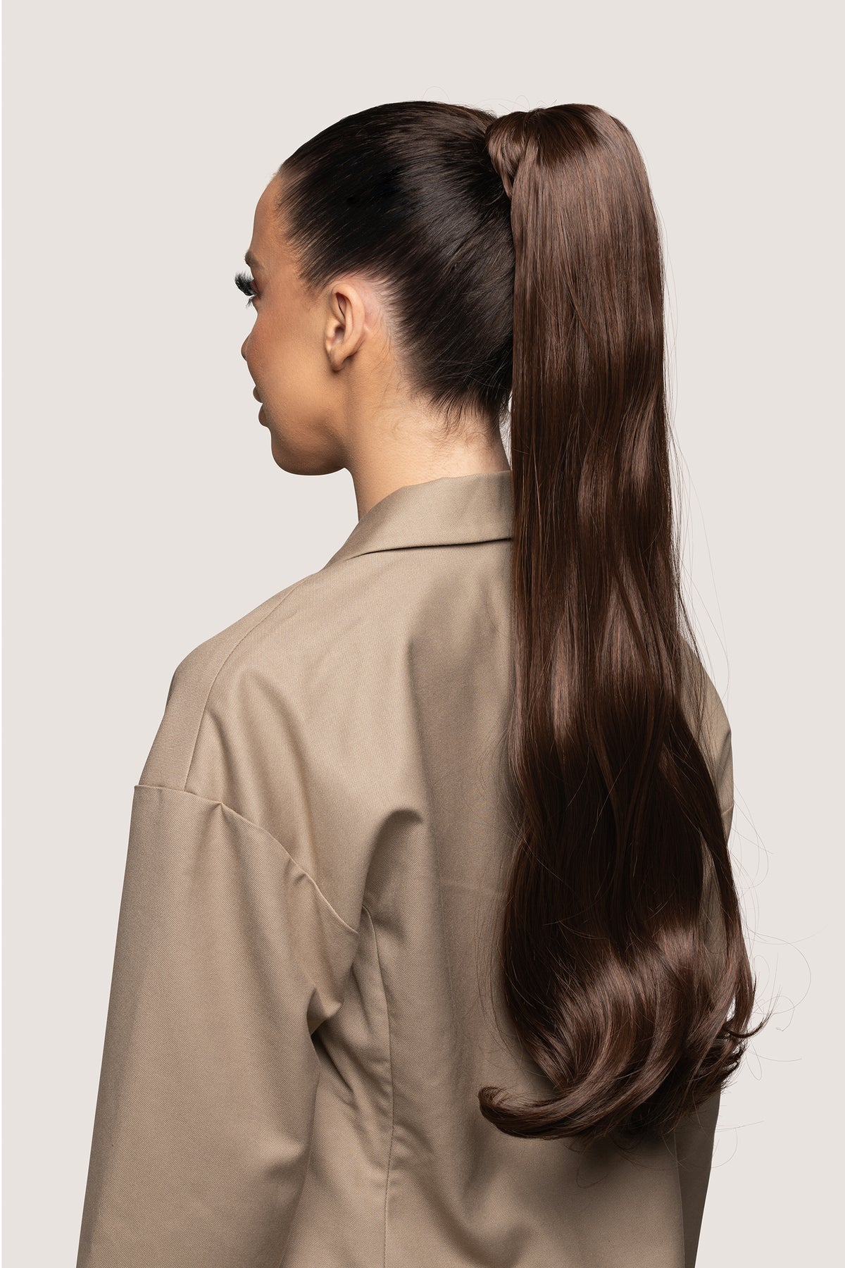 The Glam Soft Wave Ponytail, 180 gram, 22", synthetisch haar