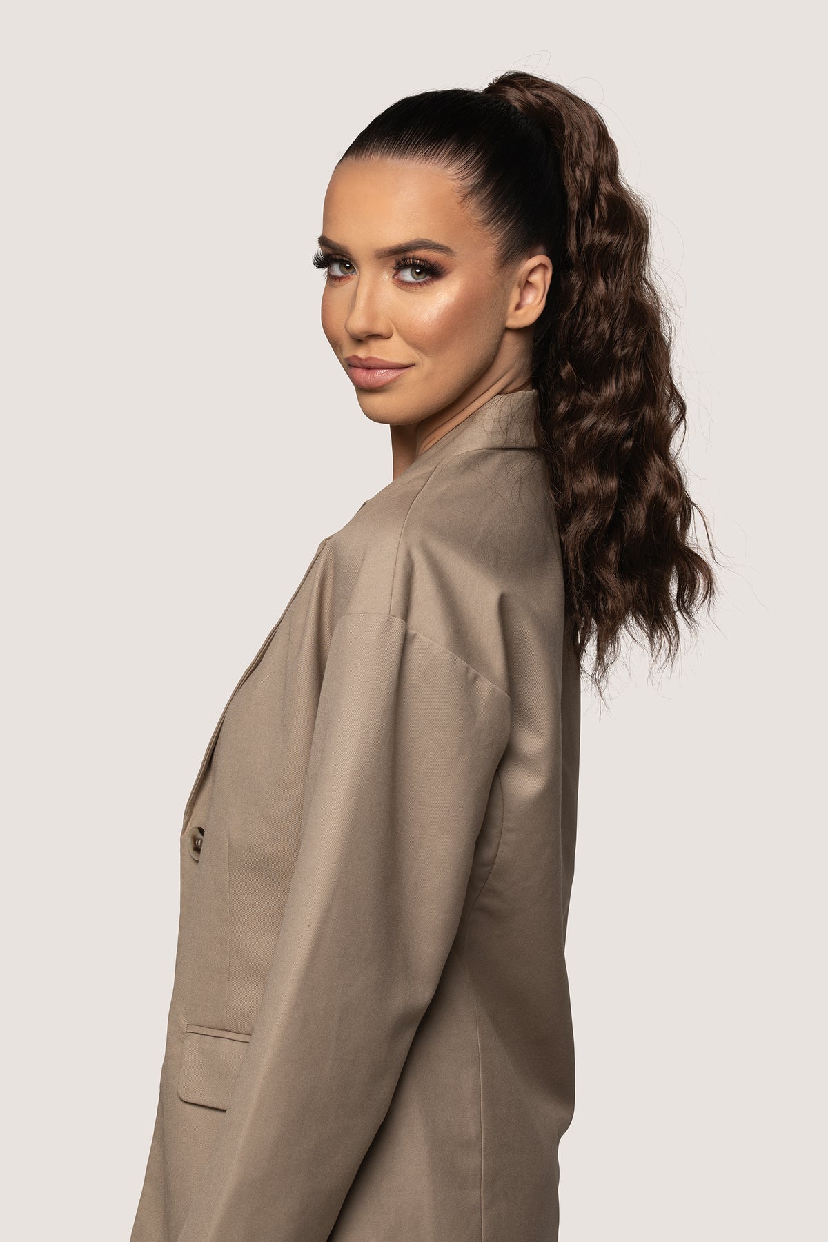 The Wavy Dream Ponytail, 180 grams, 18", synthetic hair