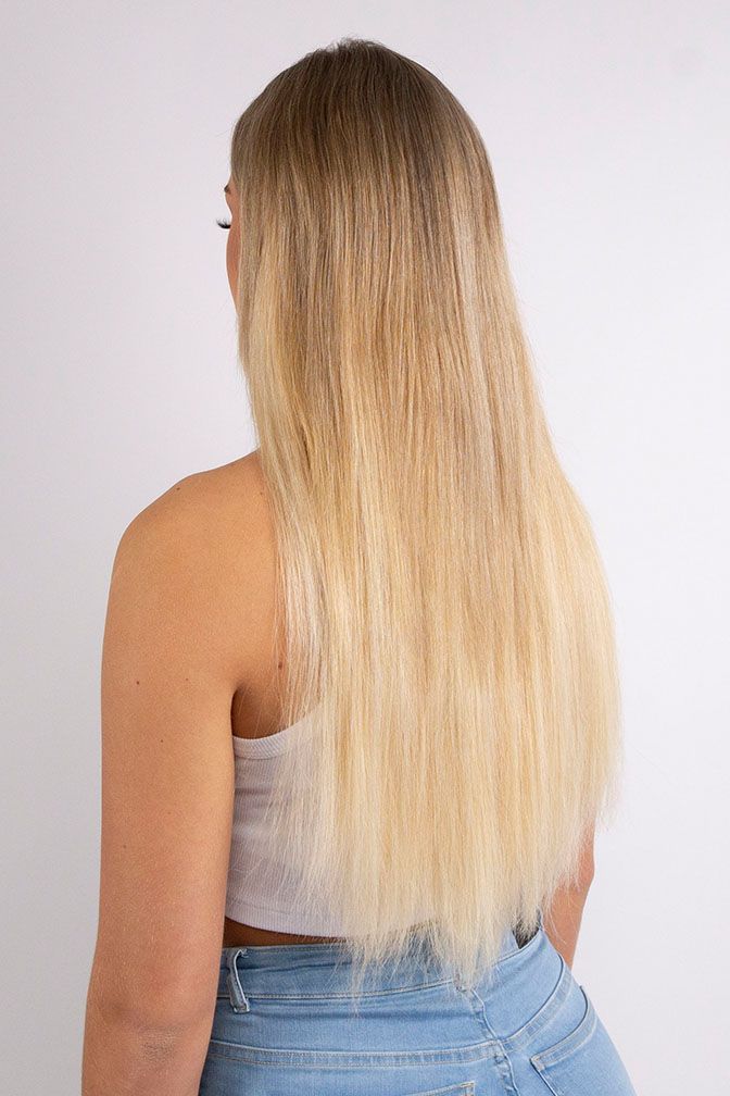 Princess Super Deluxe Blondie Beige – beige blonde clip-in extensions, 220 grams, 22", 100% Remy Human Hair (detail)